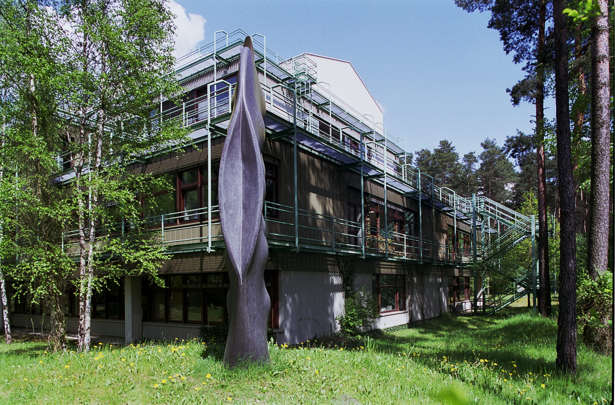 Mai 2001 Biologikum Fotograf: Malter, Erich Universität Erlangen-Nürnberg Schlossplatz 4 91054 Erlangen