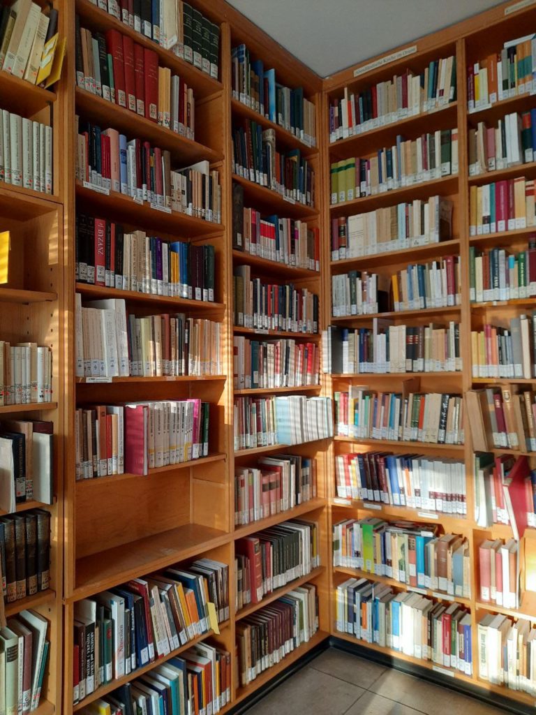 Beitragsbild für Teilbibliothek 01: Theologie (TB01)